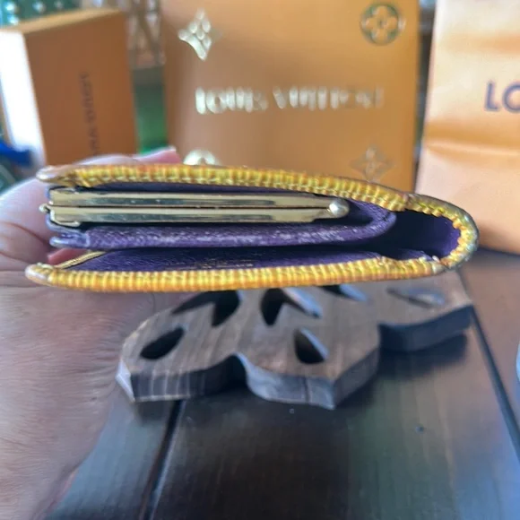 Louis Vuitton Epi Kisslock Long Yellow Gold Wallet - Picture 10 of 12
